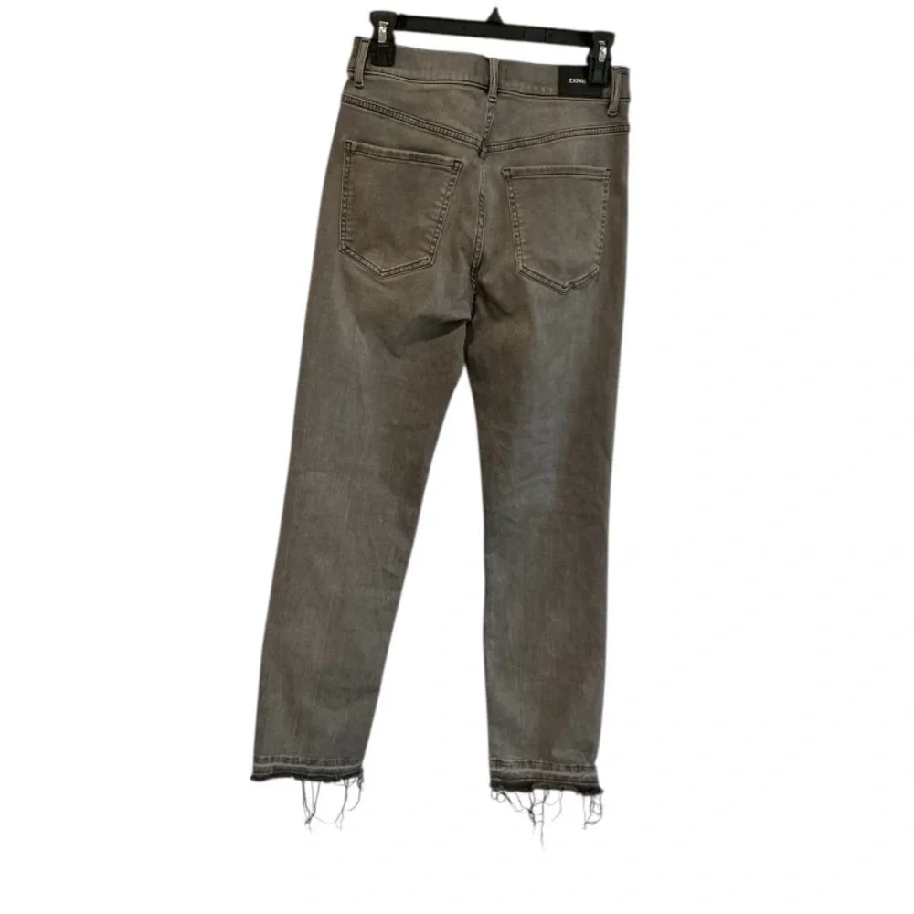 👖 Express Gray High Rise Straight Leg Jeans with Raw Hem | Size 8 AA14 - Picture 3 of 7